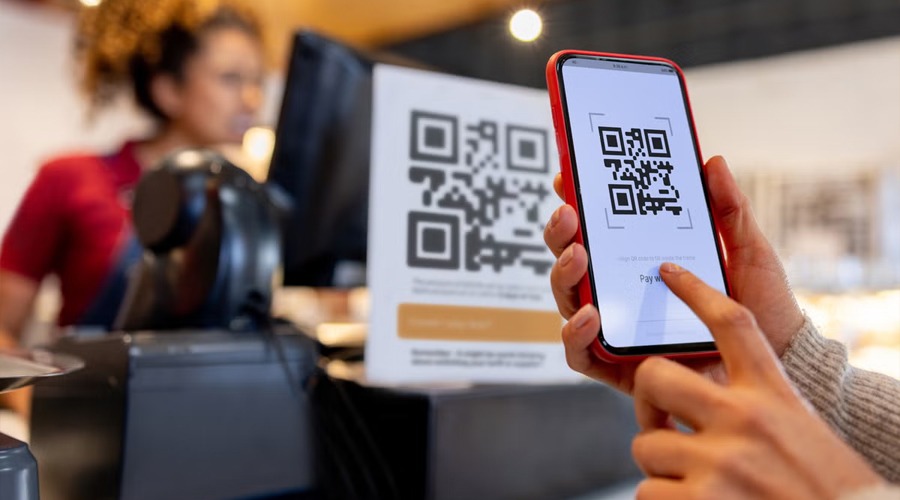 Rogue Auto QR Code Scam: Mumbai Case Sparks UPI Fraud Fear Rogue Auto QR Code Scam: Mumbai Case Sparks UPI Fraud Fear