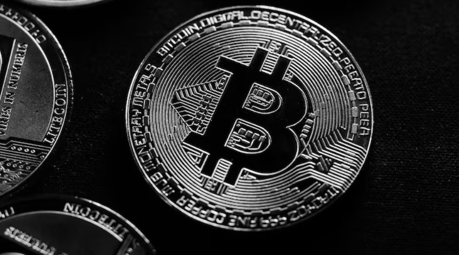 Bitcoin Rebounds Above USD 83,000 as Oil Prices, Treasury Yields Limit Crypto Market Gains Bitcoin Rebounds Above USD 83,000 as Oil Prices, Treasury Yields Limit Crypto Market Gains
