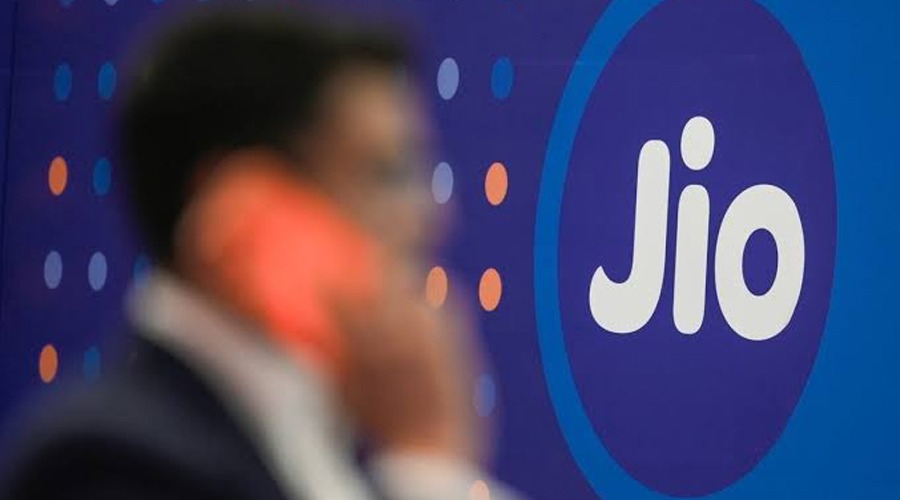 Jio’s USD 3.1 Billion IPO Draws Strong Demand but Delivers Lower Fees to Bankers Jio’s-USD-3.1-Billion-IPO-Draws-Strong-Demand-but-Delivers-Lower-Fees-to-Bankers